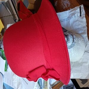 Market & Layne Designer Red Felt Hat  w side bow / band nwot$34.+free 🧣. New